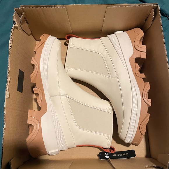 NWT Sorel Brex Chelsea Boot, size 9 - Picture 5 of 6